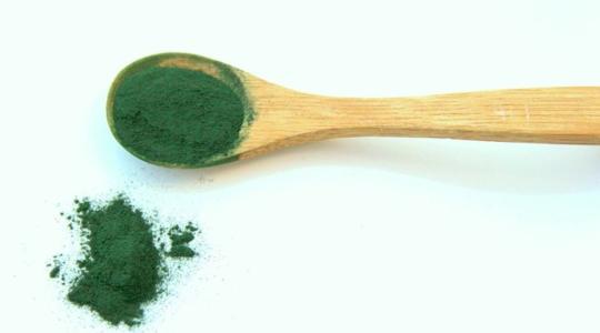 Nem tudsz elég zöldséget enni? Akkor válaszd a spirulinát!