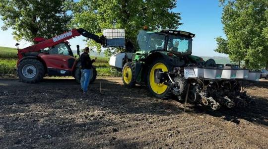 Vetéstechnológiai nyílt napok a Precision Planting csapatával – Mezőhegyes Vetéstechnológiai nyílt napok a Precision Planting csapatával – Mezőhegyes