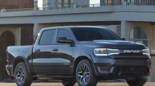 800 kilométeres hatótávval érkezik az elektromos RAM pickup