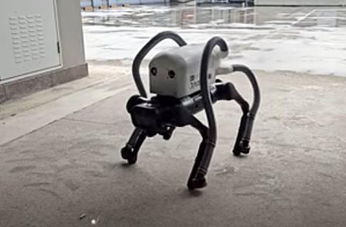 Ez a robotkutya összeszedi a szemetet +VIDEÓ Ez a robotkutya összeszedi a szemetet +VIDEÓ