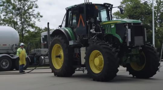 Ez lehet a jövő? Egy John Deere, mely ammóniával működik +VIDEÓ