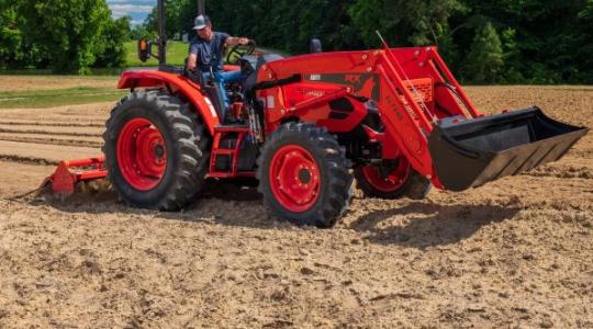 Két újdonság: terepjáró targonca és egy univerzális koreai traktor +VIDEÓ