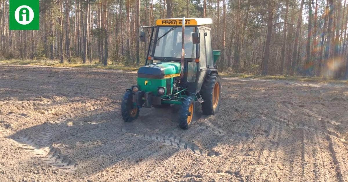 Hát ez meg miféle szerzet? John Deere? Nem! De akkor mi? +VIDEÓ
