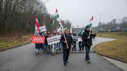 Közösen demonstráltak a cseh, a szlovák, az osztrák és a magyar gazdák