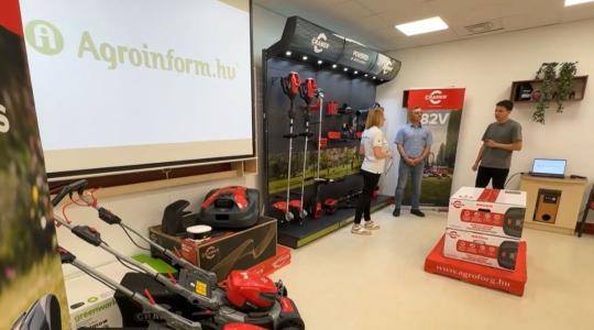 Sikeresen lezárult az Agroinform nyereményjátéka: átadtuk a Cramer robotfűnyírókat Sikeresen lezárult az Agroinform nyereményjátéka: átadtuk a Cramer robotfűnyírókat