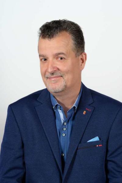 Dr. Dérer István