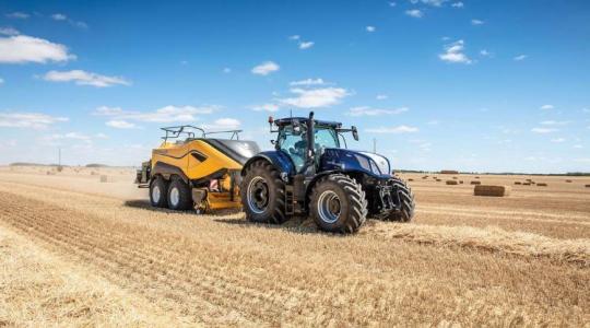 Digitális traktorcsoda a földeken – ez a T7.340 Blue Power +VIDEÓ