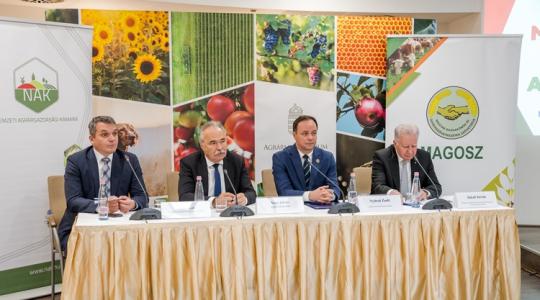 Mi sem maradunk csendben: magyar gazdák Brüsszelben Mi sem maradunk csendben: magyar gazdák Brüsszelben