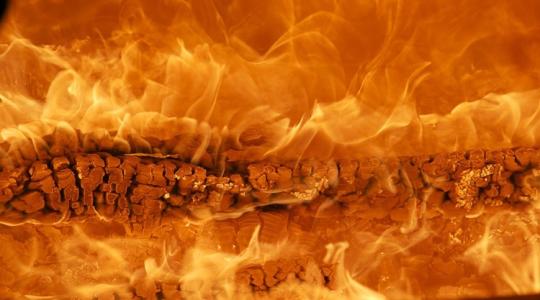 Hajnali tűzeset a 47-esen: messziről látni lehetett a lángokat Hajnali tűzeset a 47-esen: messziről látni lehetett a lángokat