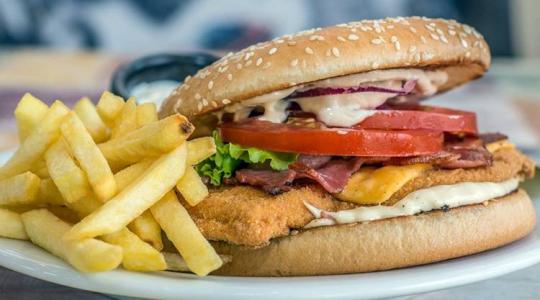 Ezek az ételek növelhetik a Parkinson-kór korai tüneteinek kockázatát Ezek az ételek növelhetik a Parkinson-kór korai tüneteinek kockázatát