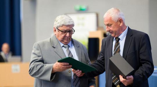 Kitüntetés a vetőmagágazat mesterének: díjat kapott Bánki H. Dezső Kitüntetés a vetőmagágazat mesterének: díjat kapott Bánki H. Dezső