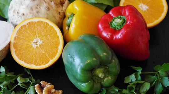 Vegyszerek a tányérodon – Miért veszélyes a „koktélhatás”? Vegyszerek a tányérodon – Miért veszélyes a „koktélhatás”?