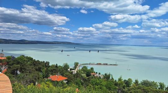Nem hiszed el, hány fokos lehet a Balaton vize csütörtökre! Nem hiszed el, hány fokos lehet a Balaton vize csütörtökre!