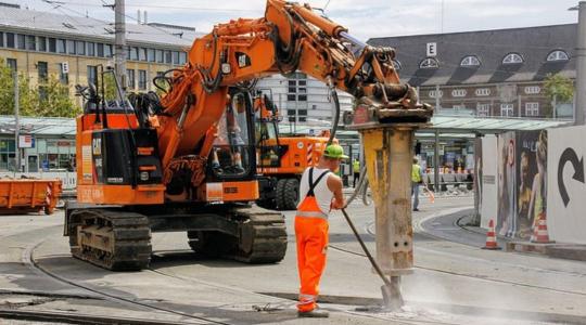 Hőguta és balesetveszély: a nyári munkavégzés kockázataira figyelmeztet az NGM Hőguta és balesetveszély: a nyári munkavégzés kockázataira figyelmeztet az NGM