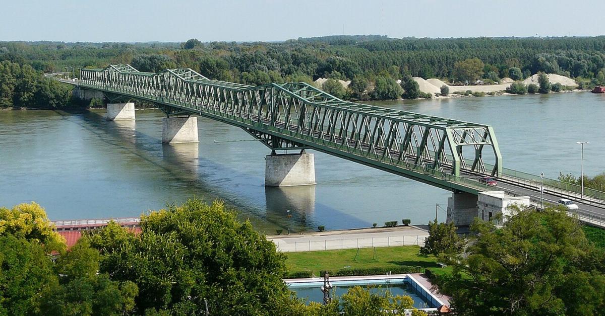 Mi lehet ez a rejtélyes bűz a Duna-parton? Mi lehet ez a rejtélyes bűz a Duna-parton?