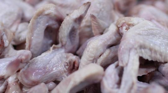 NAV-akció: óriási szabálytalanság egy baromfi-feldolgozóban NAV-akció: óriási szabálytalanság egy baromfi-feldolgozóban