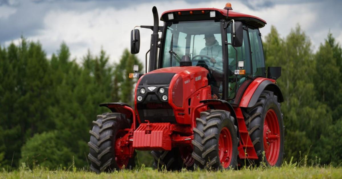Zöldülnek a Belarus traktorok: 2027-től jönnek a IIIA emissziós gépek Zöldülnek a Belarus traktorok: 2027-től jönnek a IIIA emissziós gépek