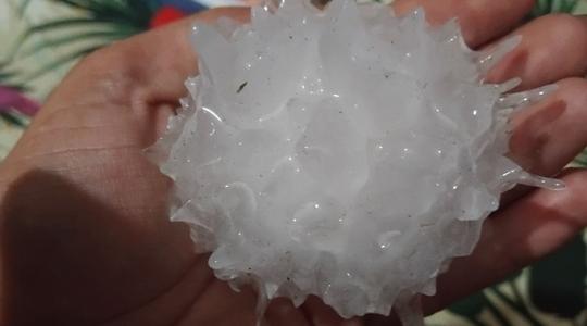 Jégverést hozott a pusztító szupercella – nem kizárt, hogy ide is jut belőle Jégverést hozott a pusztító szupercella – nem kizárt, hogy ide is jut belőle