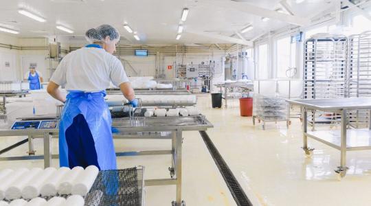 Csaknem 100 milliárd forint érkezik az élelmiszeriparba Csaknem 100 milliárd forint érkezik az élelmiszeriparba