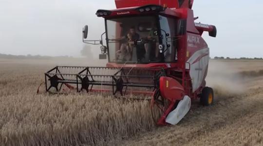 Megérkeztek az első kínai kombájnok – forradalom jöhet a piacon? +VIDEÓ Megérkeztek az első kínai kombájnok – forradalom jöhet a piacon? +VIDEÓ
