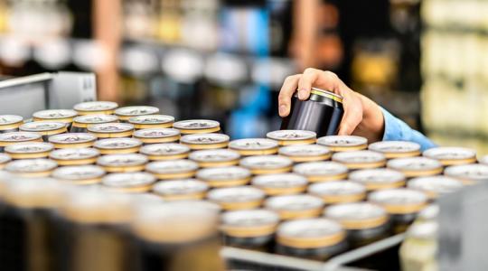 Véletlenül vodkát töltöttek az energiaitalos dobozba – Te visszavinnéd? Véletlenül vodkát töltöttek az energiaitalos dobozba – Te visszavinnéd?