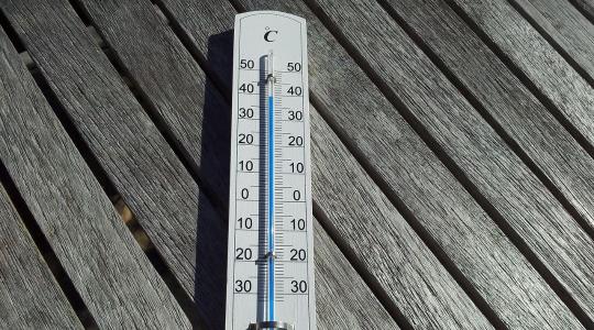 Életveszélyes hőség jön – már harmadfokú riasztás van érvényben