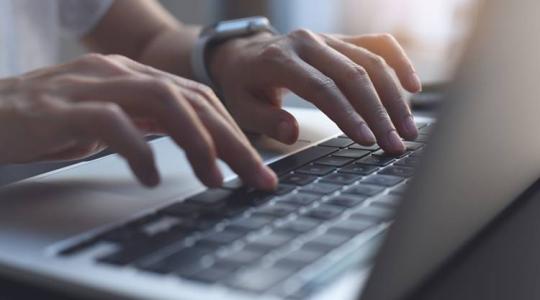 Startol Az Év Honlapja 2025 digitális verseny!