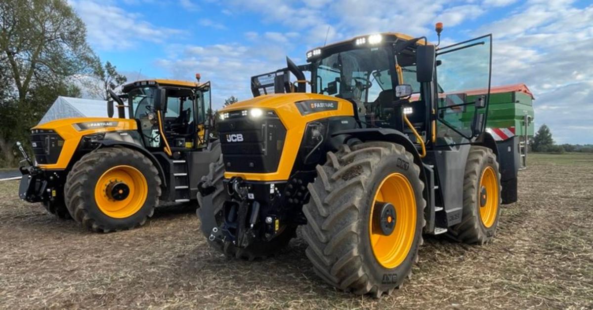 Bemutatkoztak a JCB legújabb rakodói és az új Fastrac traktorszéria