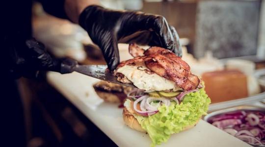 3,7 millió forint: mi kerül ennyibe egy hamburgeren?