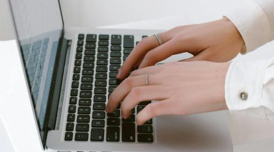 Online adóügyintézés: gyakorlatban segít a NAV országos turnéja