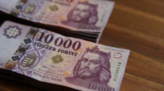 Figyeld a bankszámládat – érkezik az előleg