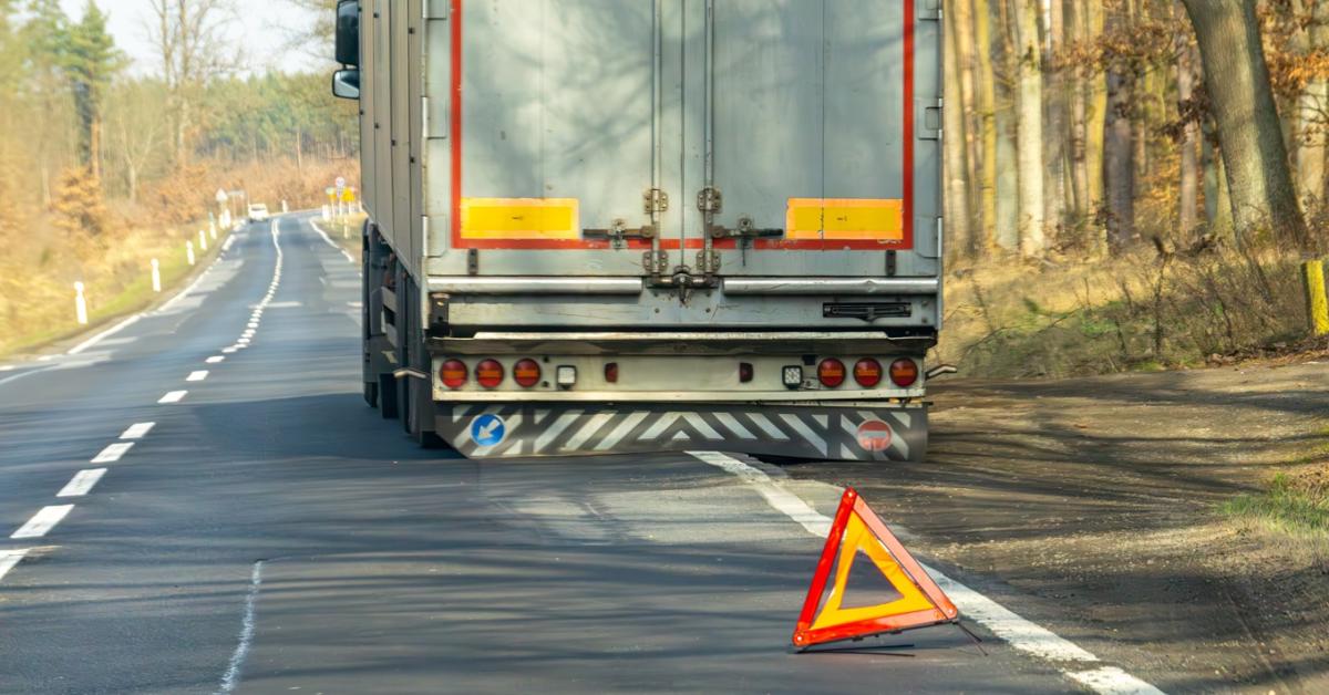 Úton vagy, szállítasz, ügyeket intézel? – jönnek az új közlekedési szabályok Úton vagy, szállítasz, ügyeket intézel? – jönnek az új közlekedési szabályok
