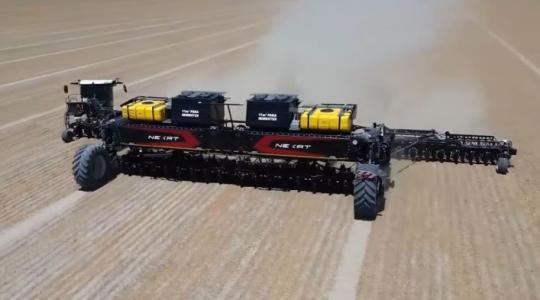 Vetés 28 méter szélességben? Már valóság! +VIDEÓ Vetés 28 méter szélességben? Már valóság! +VIDEÓ