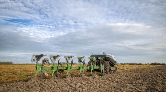 230 lóerős és autonóm? Igen, létezik! 230 lóerős és autonóm? Igen, létezik!