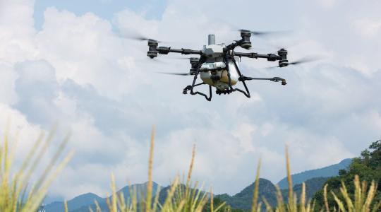 Óriás ugrás a drónos permetezésben: bemutatkozott a T100