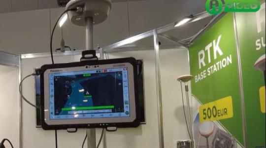 Hihetetlen, mire képes ma már egy traktor egy 800 ezres automata kormánnyal + VIDEÓ