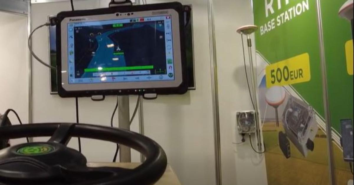 Hihetetlen, mire képes ma már egy traktor egy 800 ezres automata kormánnyal + VIDEÓ Hihetetlen, mire képes ma már egy traktor egy 800 ezres automata kormánnyal + VIDEÓ