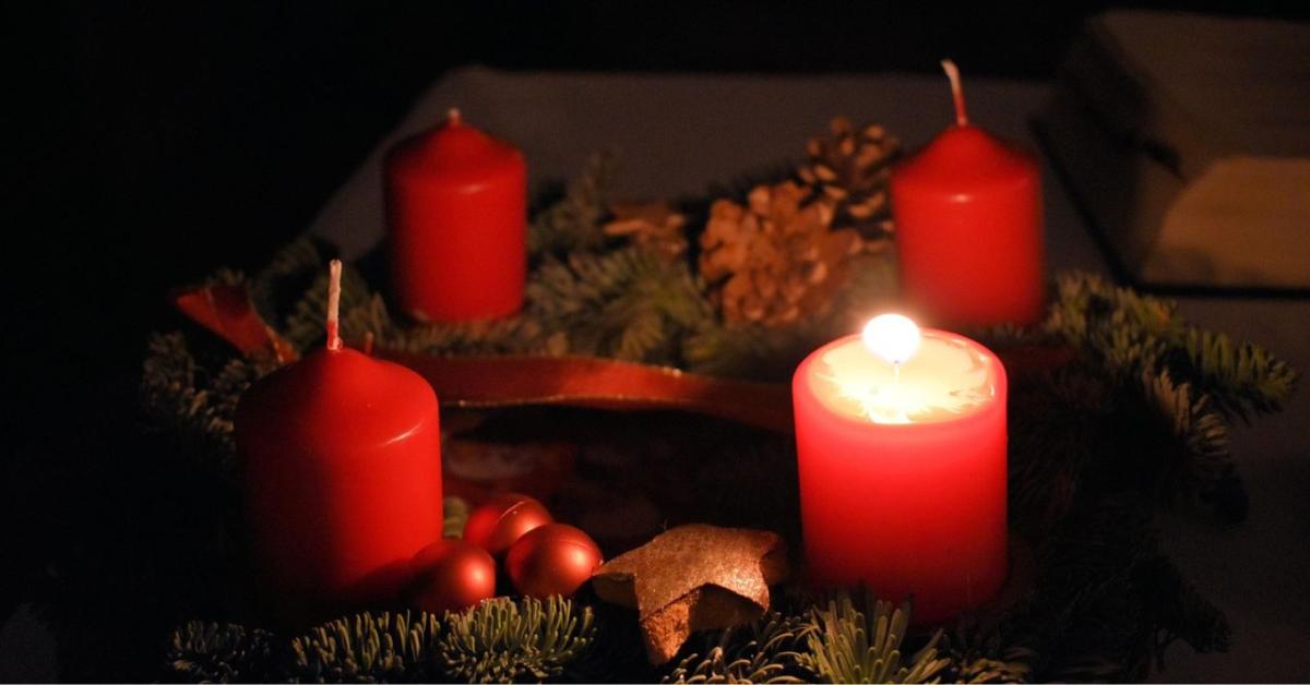 Adventi gyertyát gyújtasz? Előtte ezt mindenképp olvasd el!