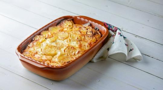 Felejtsd el a tejfölt! Így turbózd fel a rakott krumplit!