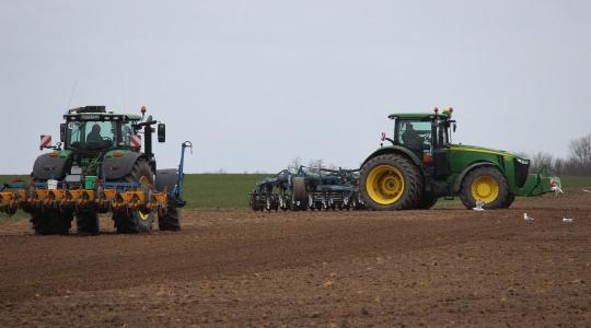 Déli áramlással enyhe, nedves léghullámok érkeznek fölénk Déli áramlással enyhe, nedves léghullámok érkeznek fölénk