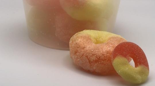 Új édességdivatot indított el a TikTok, ebbe minden gyártó beszáll +VIDEÓ Új édességdivatot indított el a TikTok, ebbe minden gyártó beszáll +VIDEÓ