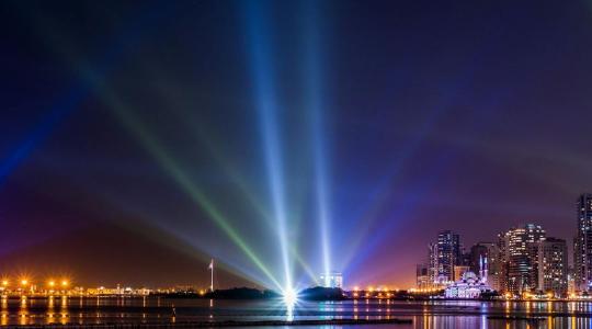 Börtönbüntetés járhat a karácsonyi lézerfények helytelen használatáért Börtönbüntetés járhat a karácsonyi lézerfények helytelen használatáért