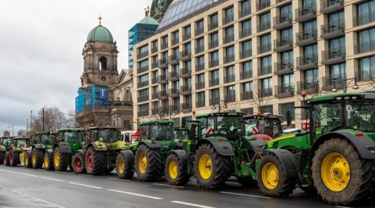 Betelt a pohár: hosszú távú tiltakozássorozatra készülnek a német gazdák Betelt a pohár: hosszú távú tiltakozássorozatra készülnek a német gazdák