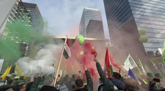 Tízezrek Brüsszelben: a gazdákkal nem lehet tovább packázni Tízezrek Brüsszelben: a gazdákkal nem lehet tovább packázni