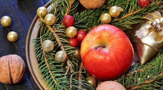 Mágikus étkek a karácsonyi asztalon – ősi szokások újragondolva
