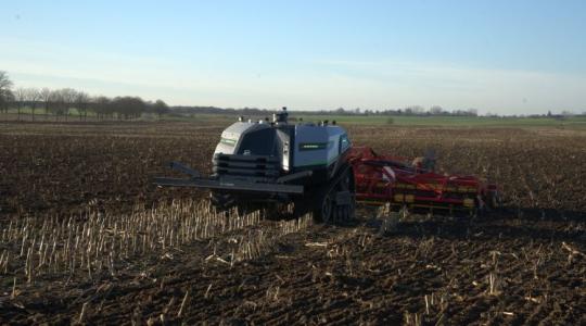 AgBot-csúcs: egy nap alatt 80 hektár