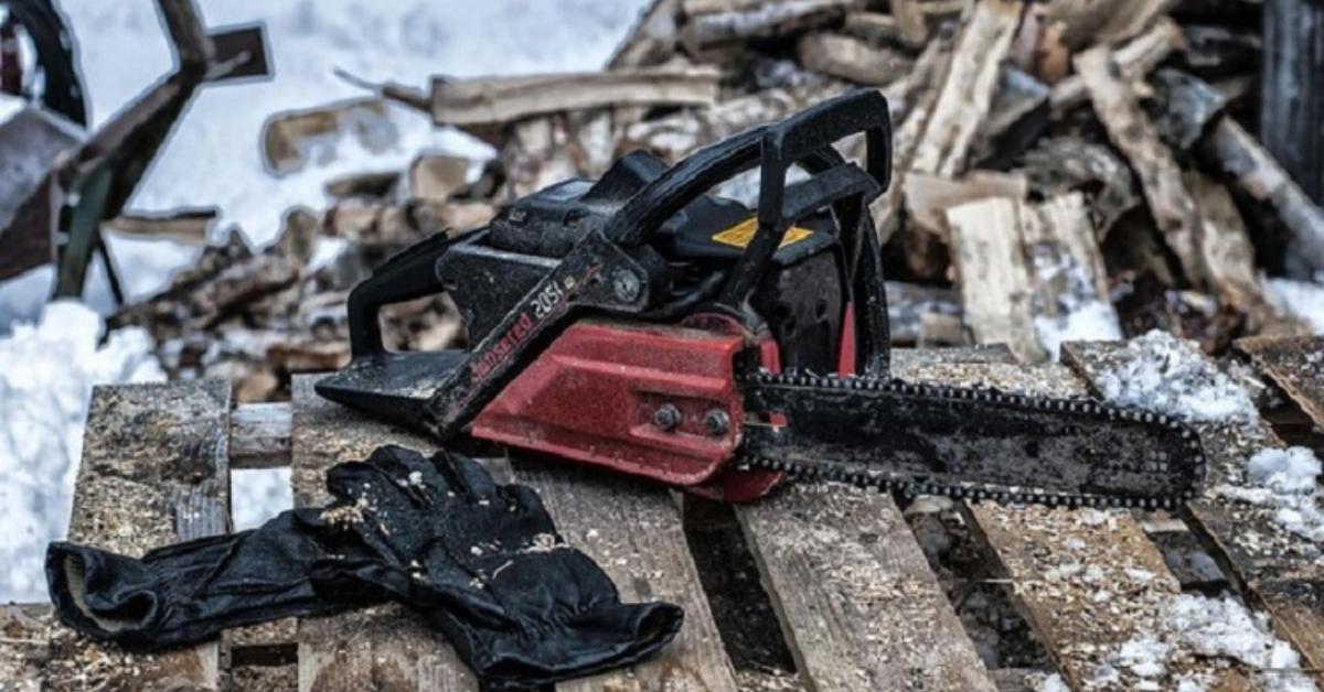 Láncfűrész karbantartás télen – láncfeszesség, olaj, szűrők a hidegben Láncfűrész karbantartás télen – láncfeszesség, olaj, szűrők a hidegben