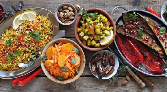 Mit együnk, hogy jobb kedvünk legyen? Így hat az étel a hangulatunkra Mit együnk, hogy jobb kedvünk legyen? Így hat az étel a hangulatunkra