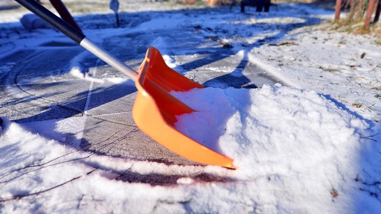 hó eltakarítása hólapáttal