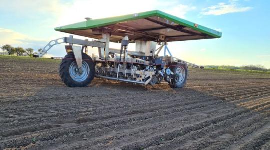 Megérkezett a robotbrigád: FarmDroid-offenzíva Franciaországban Megérkezett a robotbrigád: FarmDroid-offenzíva Franciaországban